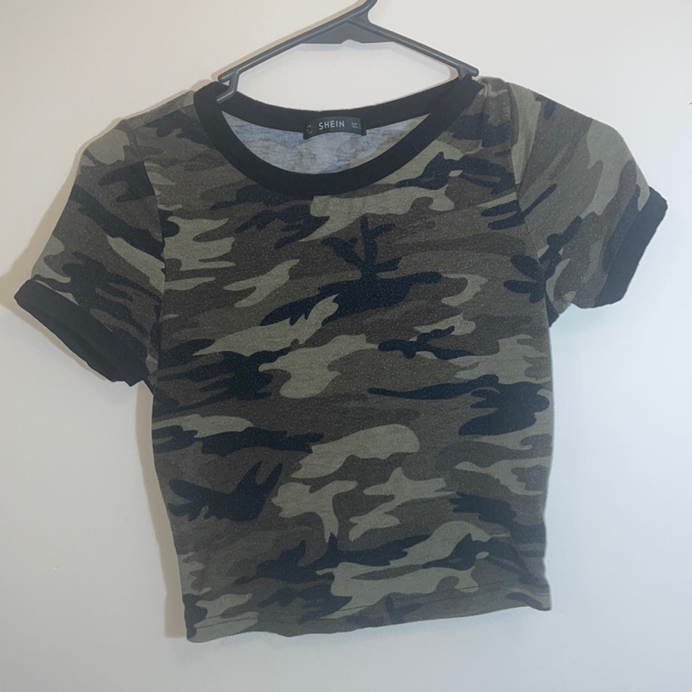 camo crop top
